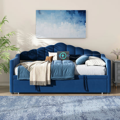 Convertibledaybedfunctioningasacozysofa_perfectforlounging_reading_orrelaxingduringtheday.