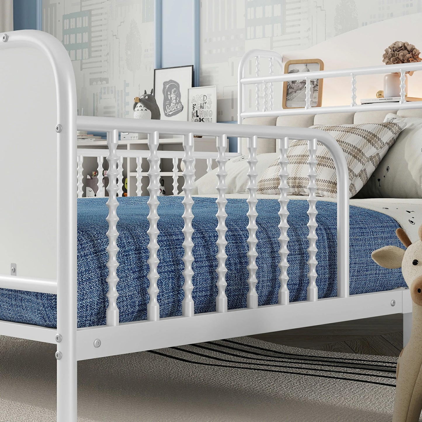 Whitemetalkidsbedwithfullsafetyguardrailsanddurableframeforsecuresleeping