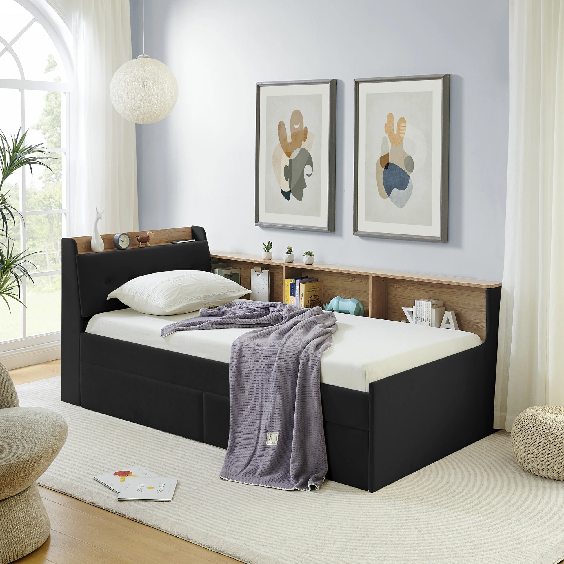 black-velvet-daybed-modern-bedroom_b4a9de67-885e-4b3d-a4b6-b5c441e04a5a
