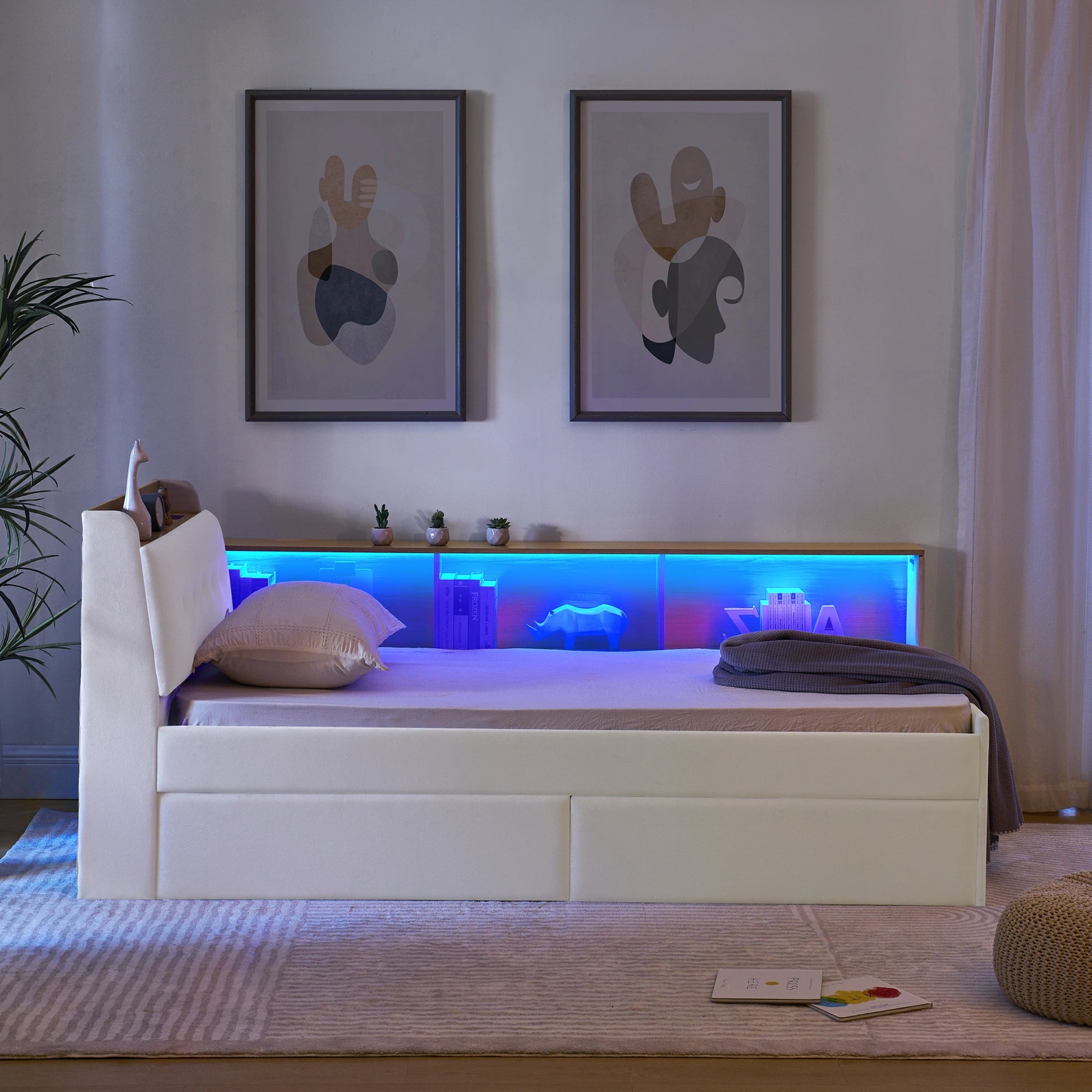 ed-daybed-storage-modern-bedroom-night._5c760939-5418-4d3c-adaf-23499ae1f7ad